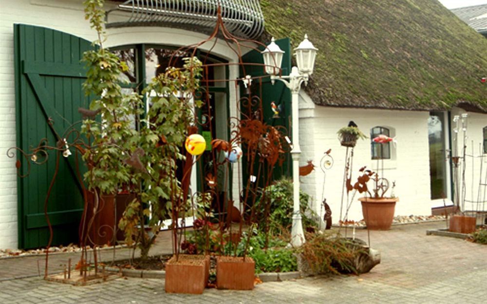Hotel, Restaurant, Cafe Pharisaeerhof - Nordseeurlaub Mit Hund Nordstrand Exterior photo